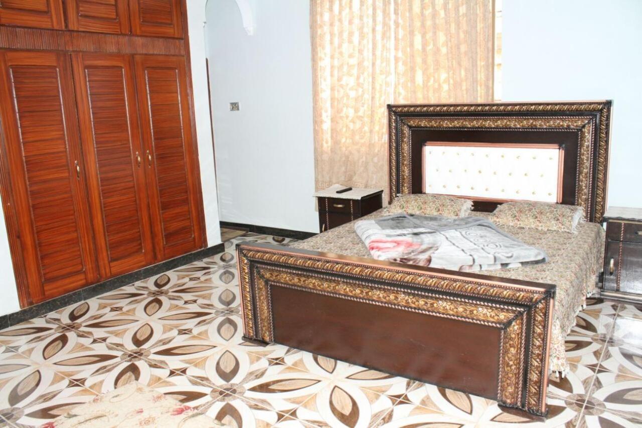 Tulip Guest House Abbottabad Exterior photo